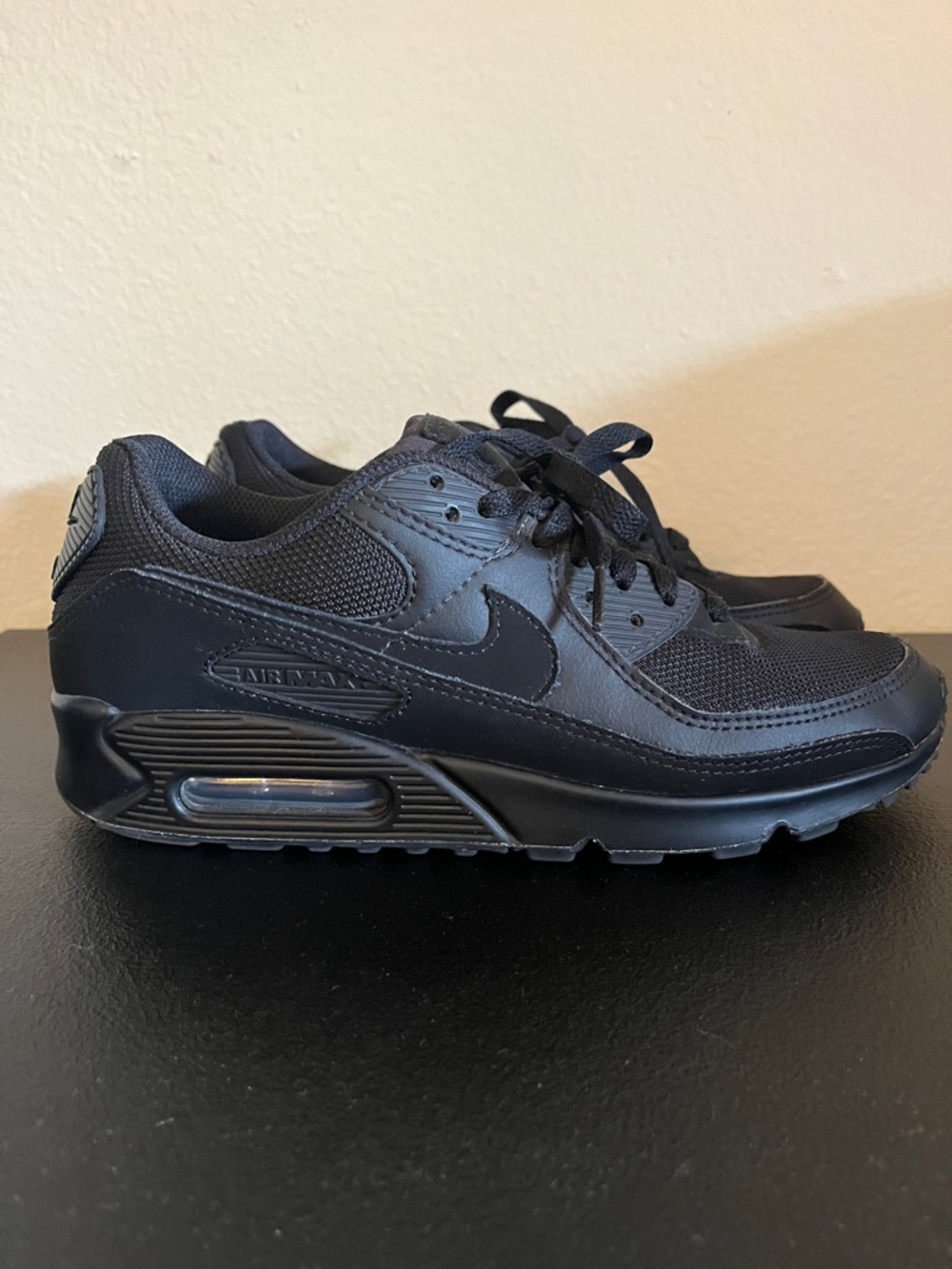 Nike Air Max Black Sneakers men’s 7.5 / womans size 9